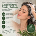 Champú natural de romero MYC Bienestar durante el lavado